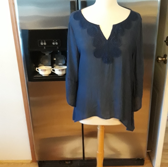 Zac & Rachel Tops - Zach & Rachel Petite  Top.     A 17